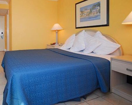 Holiday Inn Express & Suites Nassau Quarto foto